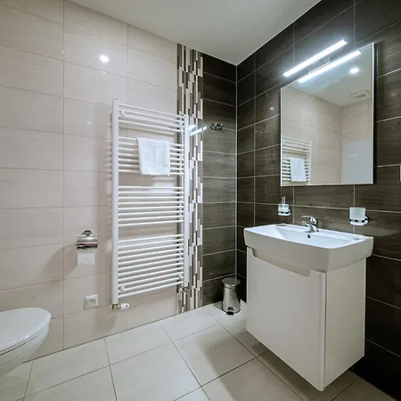 Luxury Hrebienok C411